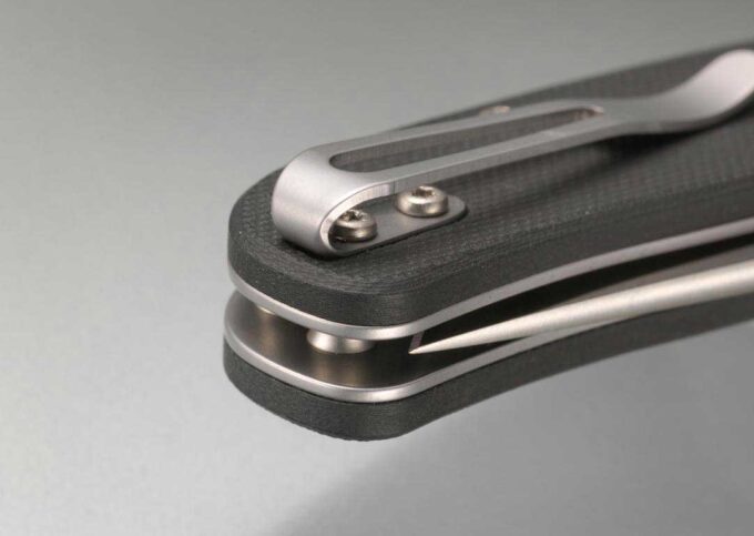 FMR_Black_Pivot_Small